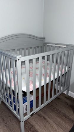 Mini Cuna Graco Stella 4-in-1 Convertible