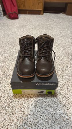 Eddie Bower  Boy’s Hiking Boots,size 12 Brown