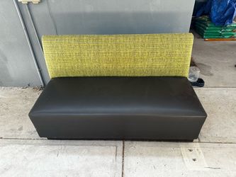 Restaurant booth
