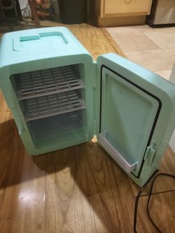 Electric Mini Fridge Facetory