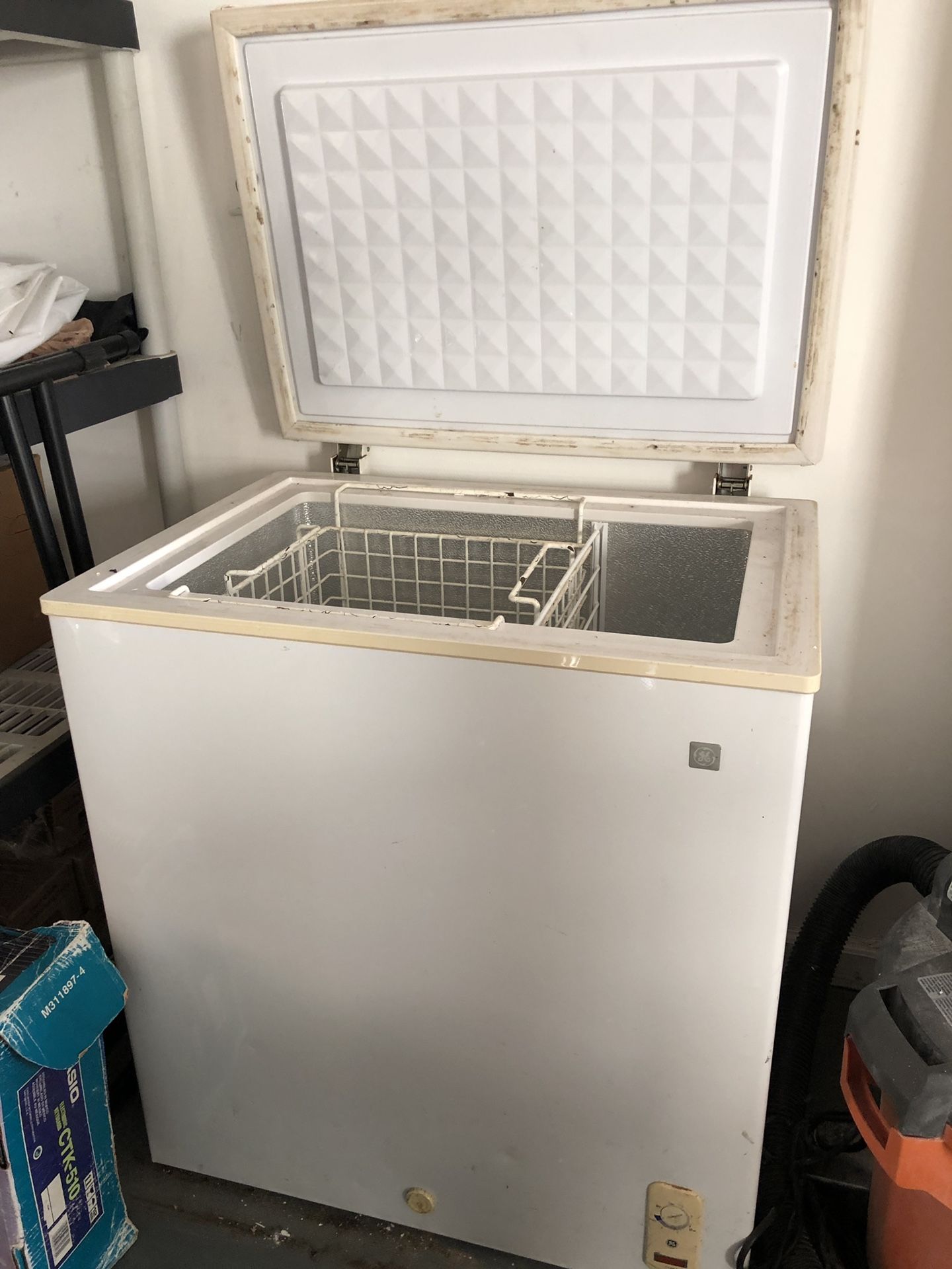 General Electric Chest Freezer for Sale in Boca Raton, FL OfferUp