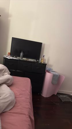 Selling Thia Tv And Storage Stand Together 