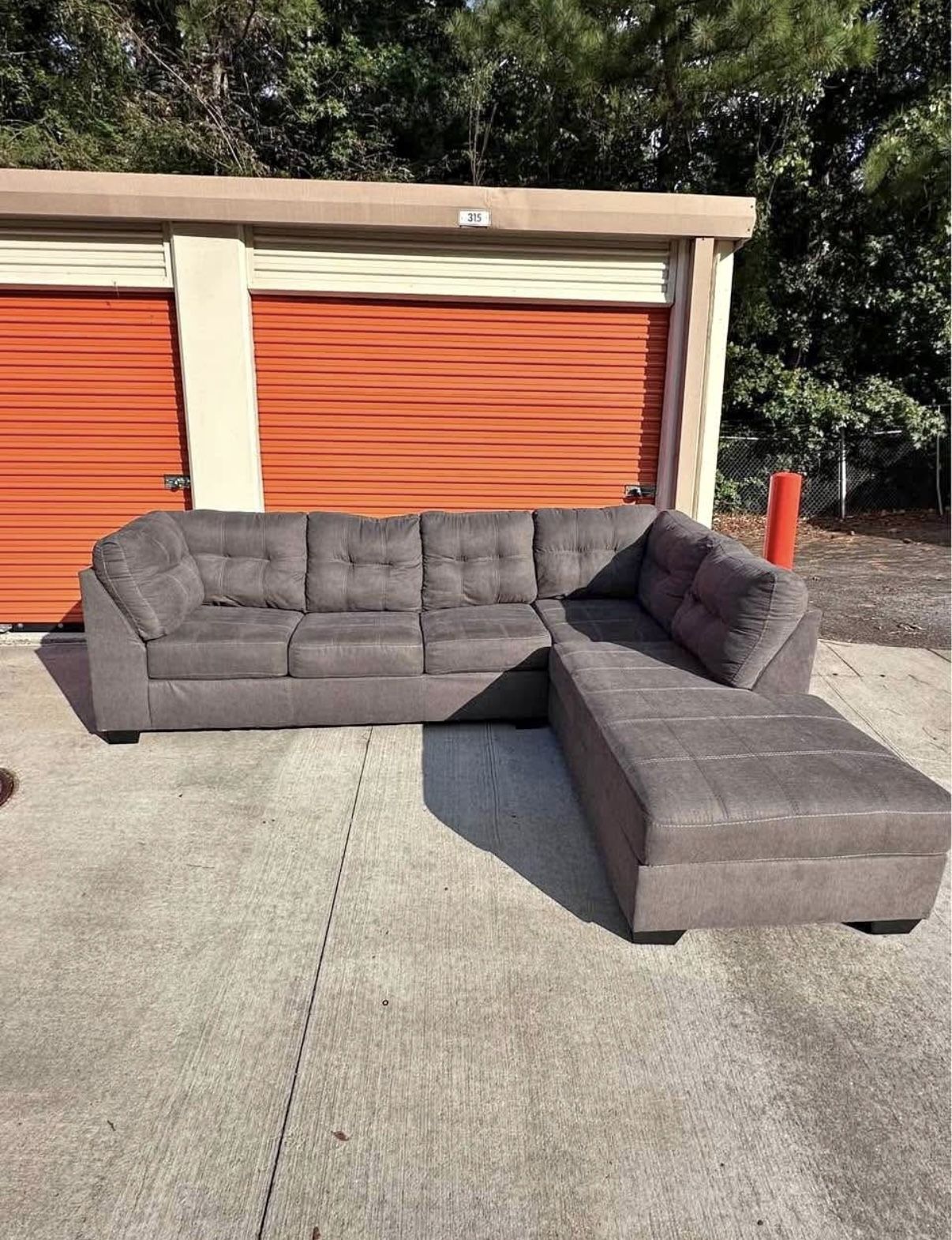Great Condition Gray Ashley Homestores Sectional Couch