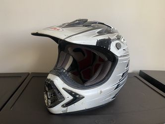Bell Dirt Bike Helmet For Repair or Parts *Read Description