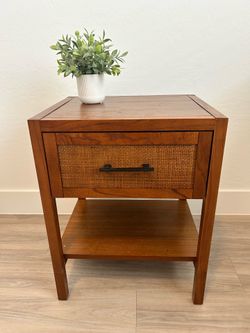 Target Threshold Side Table