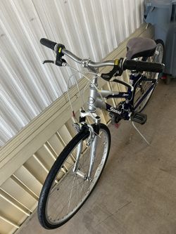 Giant Cypress Hybrid Bicycle 