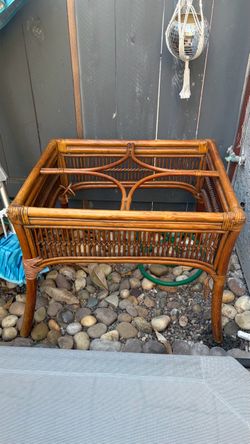 Rattan table
