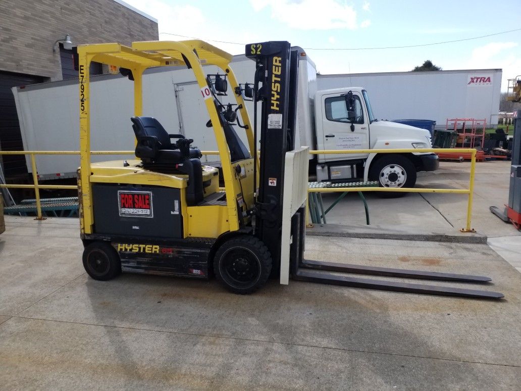 2015 Hyster E65XN-36 *with 2020 battery, and 6' class III forks!*