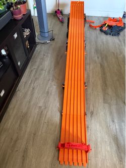 Hot wheels race track