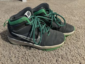 Kids Nike Basketball Shoes Size 1