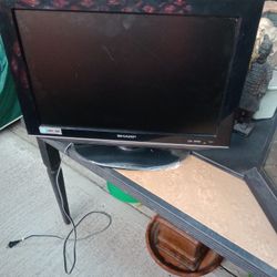 2008 19 In.  Sharp TV & DVD