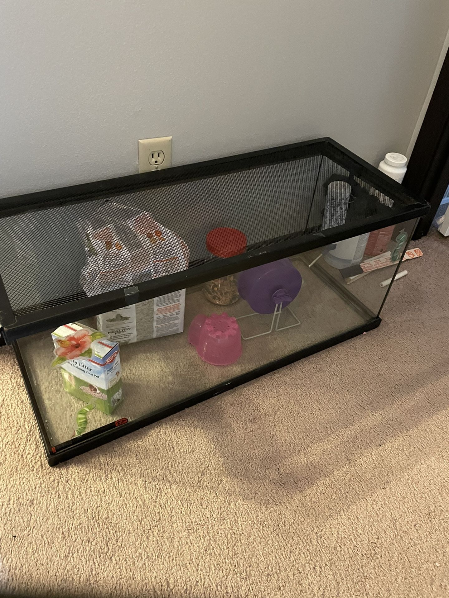 Fish Tank With Hampster Supplies