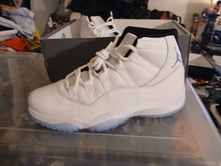 10 1/2 ●JORDANS●  AIR JORDAN 11 RETRO ●