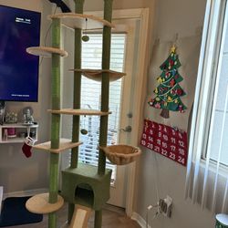 Brand New Pequlti Tree tower for cats adjustable from floor to ceiling [90.5 to 100.4 inches = 90.6-