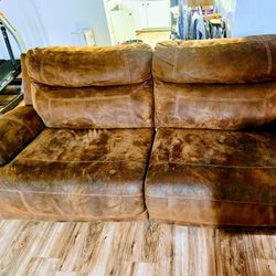 2 COUCHES SET RECLINER  FREE