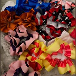 HANDMADE RUFFLE SOCKS & BOWS
