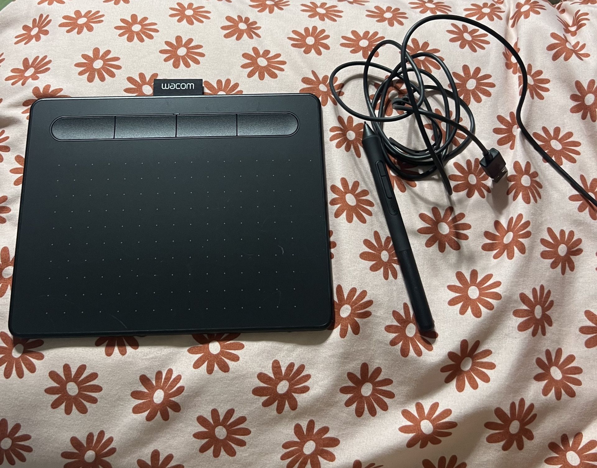 WACOM Intuos Graphic Drawing Tablet (small)