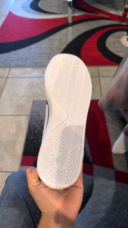 Nike court royale size 9 men