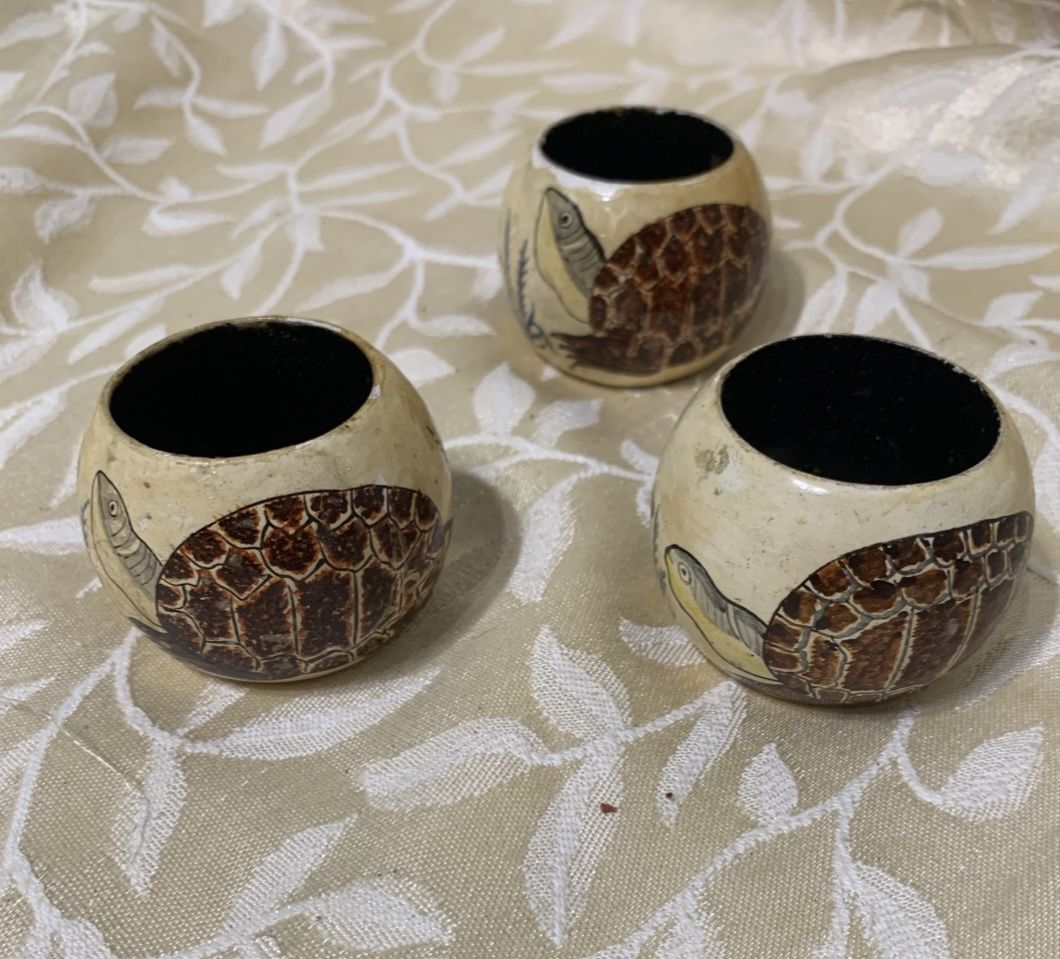 Vintage Hand Painted Turtle round wooden napkin rings Set Of 3 Made In India 2”