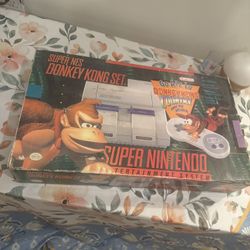 Super Nintendo Entertainment System (SNES) Donkey Kong Set w/ Original Box + Game & Controller 