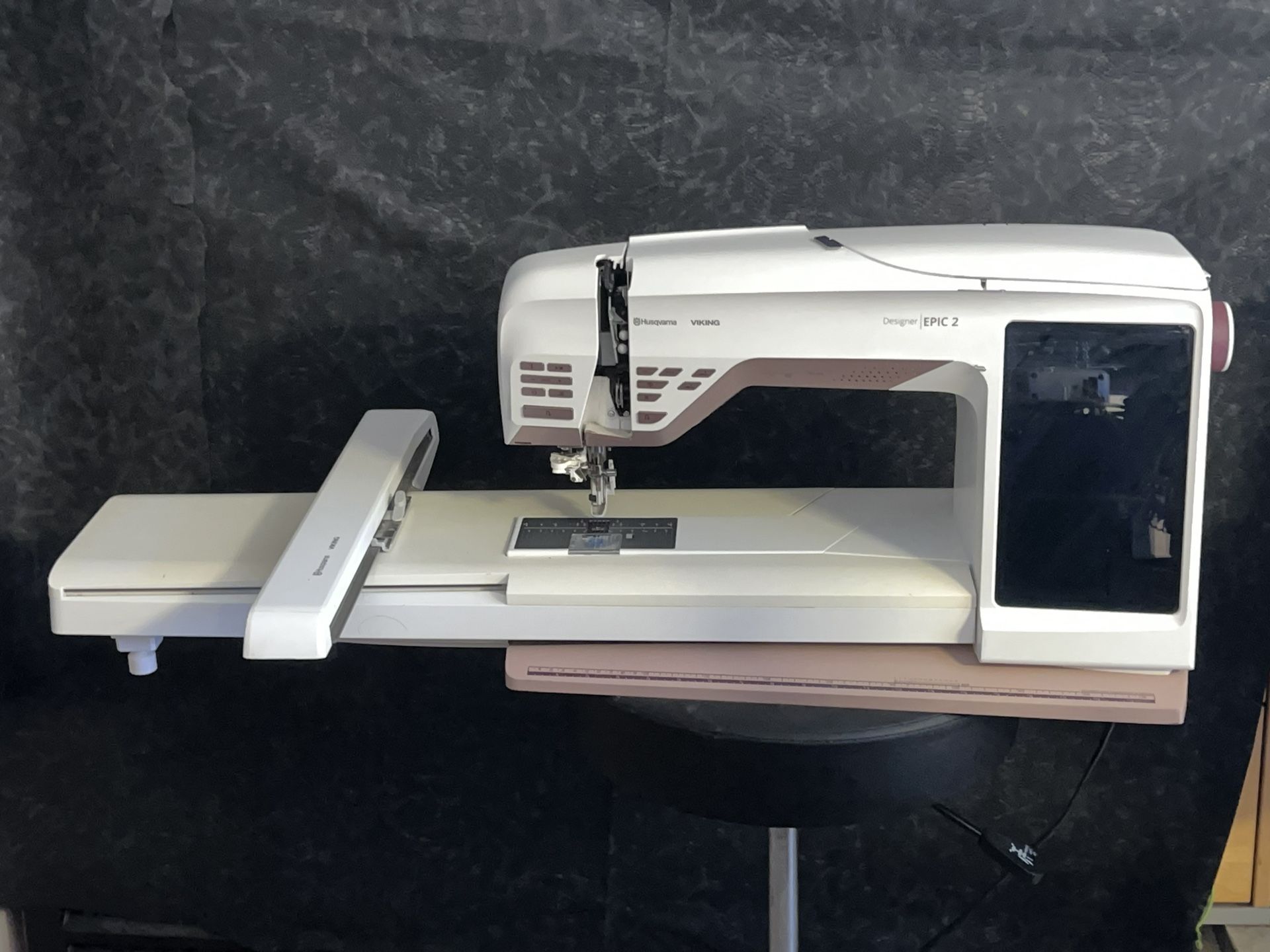 Viking Embroidery Sewing Machine. Epic  2