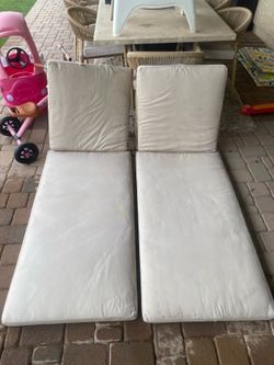 Pool lounge cushions