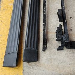 GM Electric Running Boards With Brackets