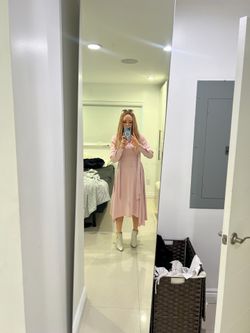 Wall mirror closet