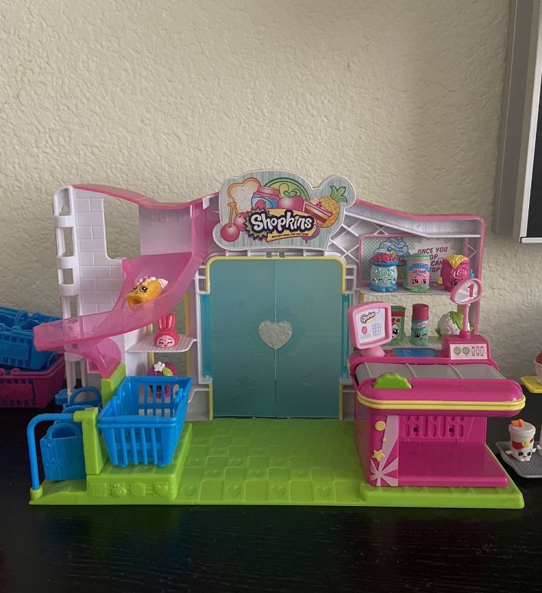 Shopkins small outlet mart shopping cart