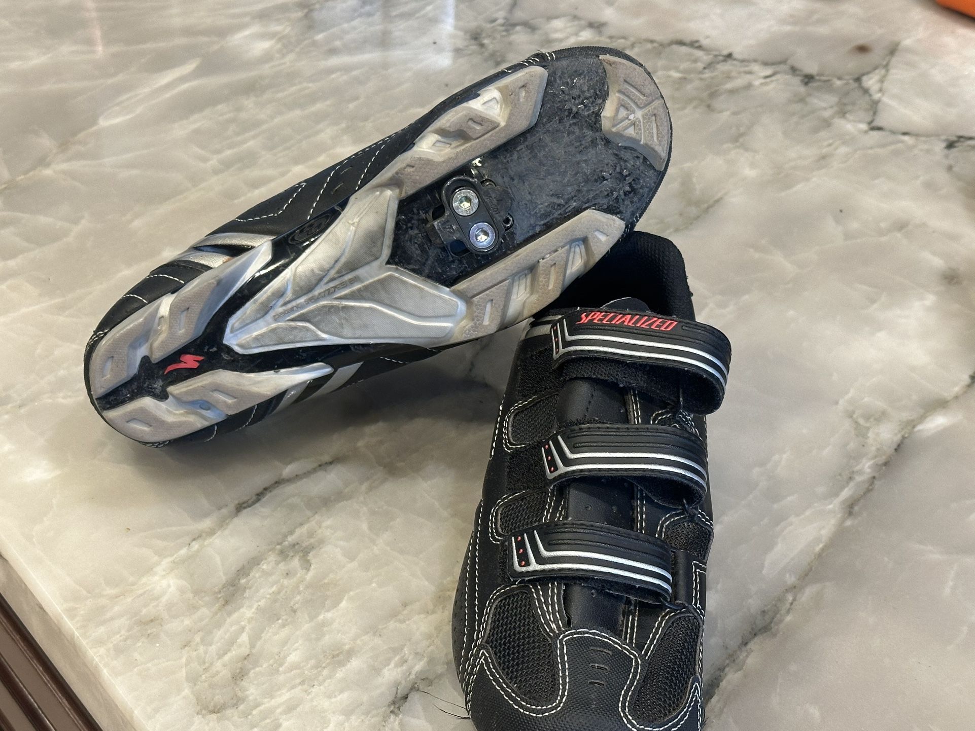Specialized cycling shoes