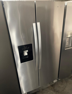 Whirlpool Side‑by‑Side Fridge – Stainless, Ice/Water Dispenser