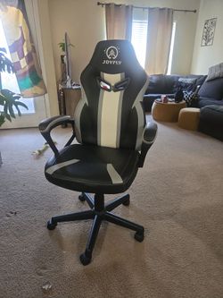 Gaming chair