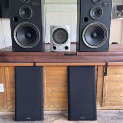 2 Technics Speakers 200 Amps  Each  & Sony  Subwoofer 200amps 