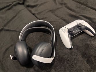 Ps5 headset & remote both brand new only use a few times