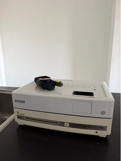 PROJECTOR WITH DVD/CD PLAYER