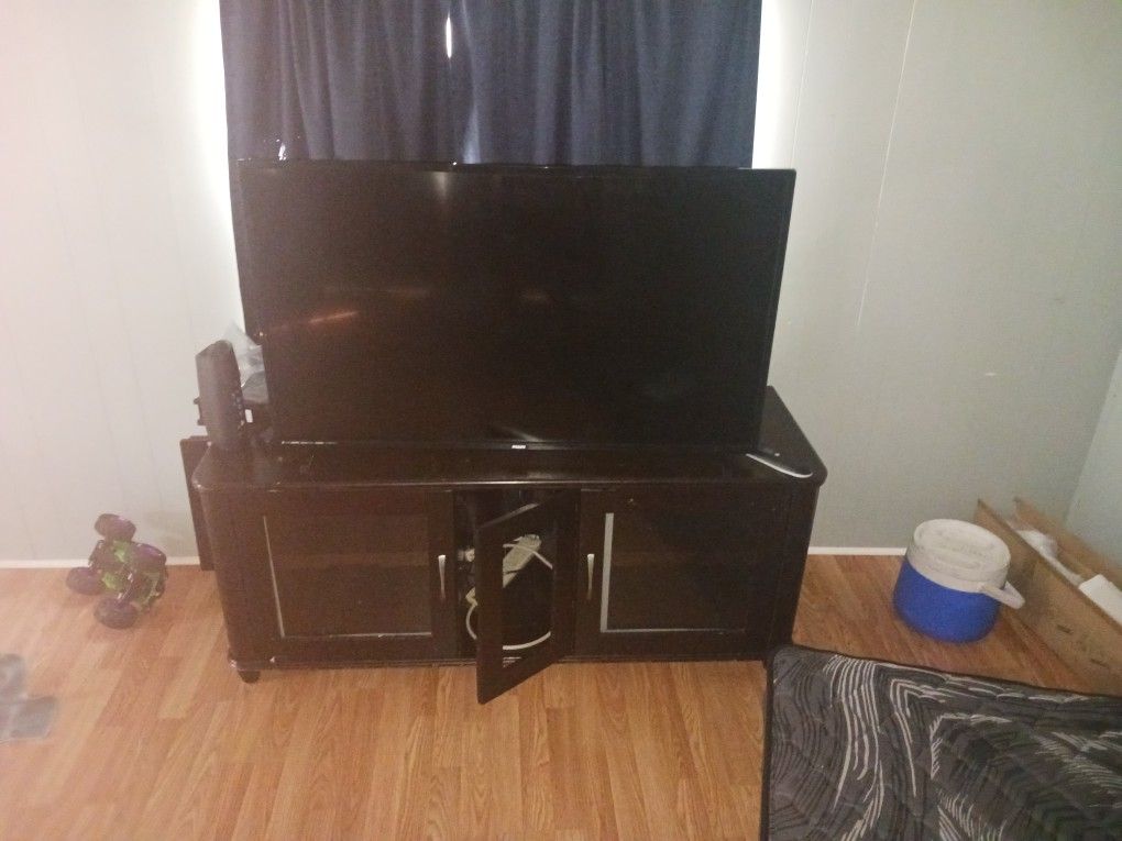 45 In TV And TV Stand 