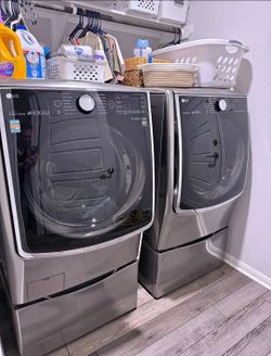 LG Front Load Washer/Dryer Set w/Pedestal Stands