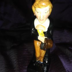 VINTAGE ROYAL DOULTON DAVID COPPERFIELD-DICKENS CHARACTER BONE CHINA FIGURINE

Excellent Condition!!

**Bundle and save with combined shipping**

