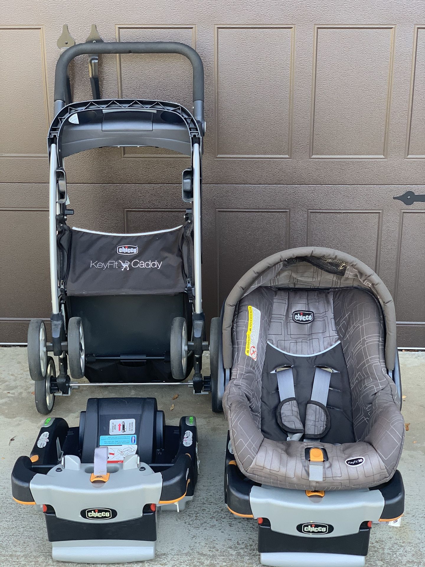 Chicco Snap N Go Stroller with Infant Car Seat and 2 Bases