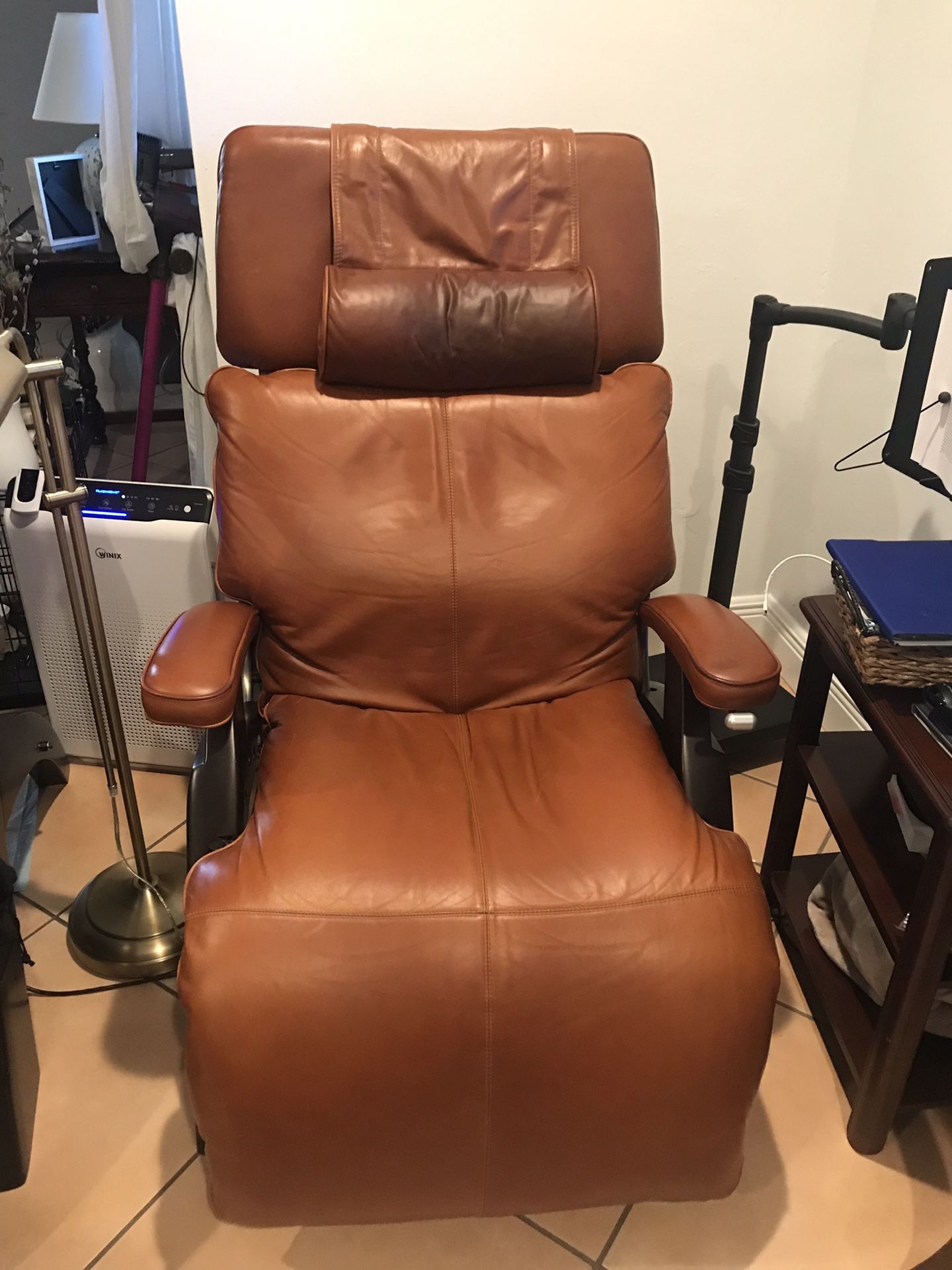 Relax the back recliners for Sale in Miami, FL OfferUp