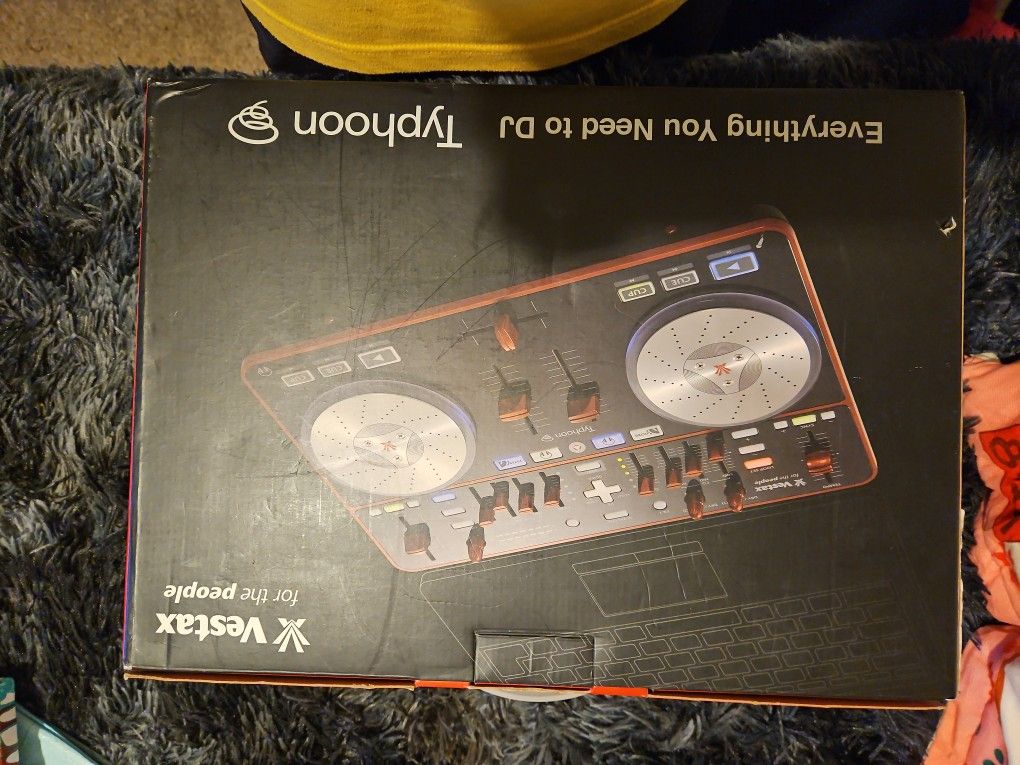 Vestax TYPHOON
