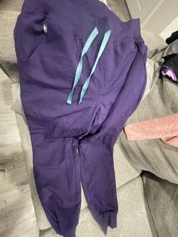 Figs pants size S