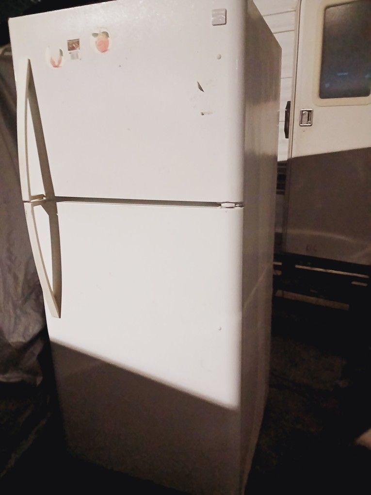 We Are Seling Refrigerators In Deep Freezers For Cheap I'll Appliances Work Try It Before You Buy It