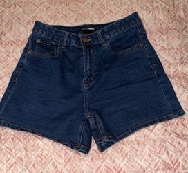 Fashionnova short size L‼️