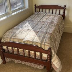 Beautiful Carved Mahogany Twin Bed