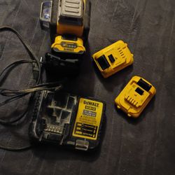 DeWalt Green BeamSelf-leveling Cross Line Laser 