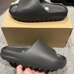 Yeezy Onynx Slides