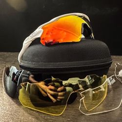 ‘2️⃣6️⃣🥳 New Oakleys  Box, Pouch Cloth All Included🥂