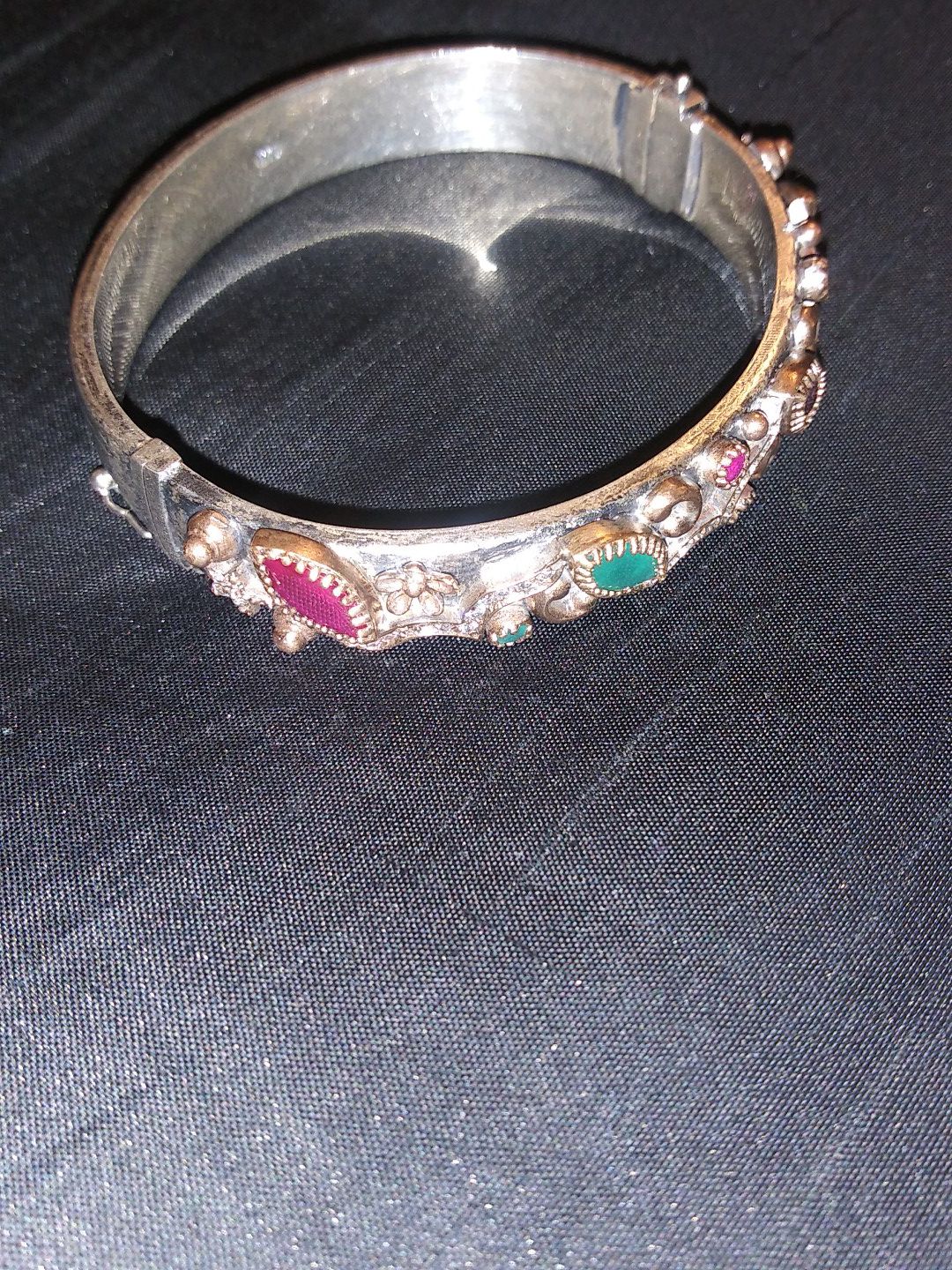 18 k.. Gold...and..925.. Hand made..Brasle.. Emerald..ruby..stone..size8/50