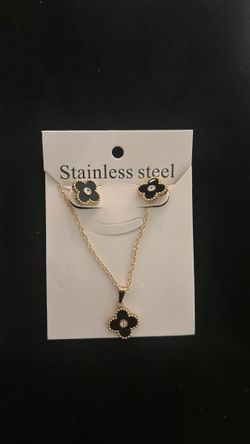Clover Necklace & Earrings Set 